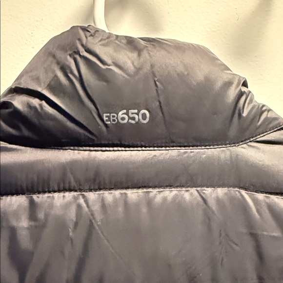 Eddie Bauer Men's Dark Gray Puffer Vest - Picture 5 of 6